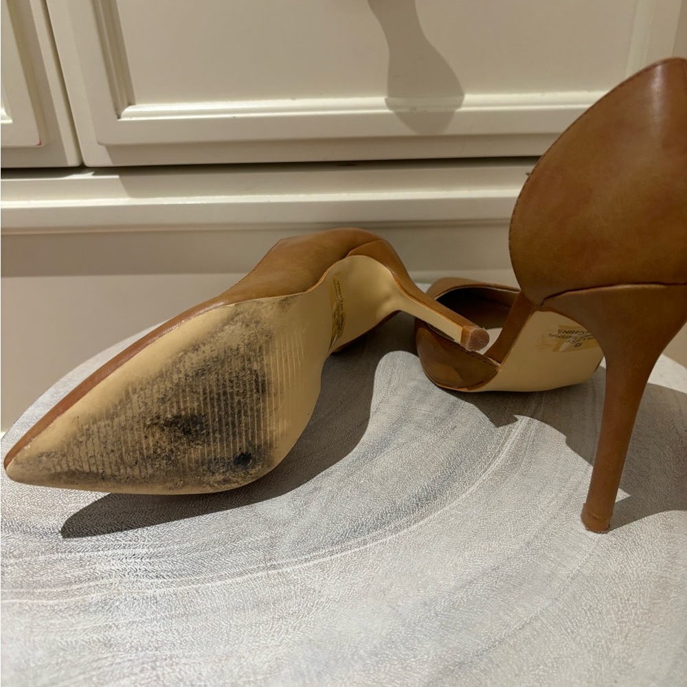 Size 6 Catherine Malandrino tan leather shoes - Picture 5 of 5